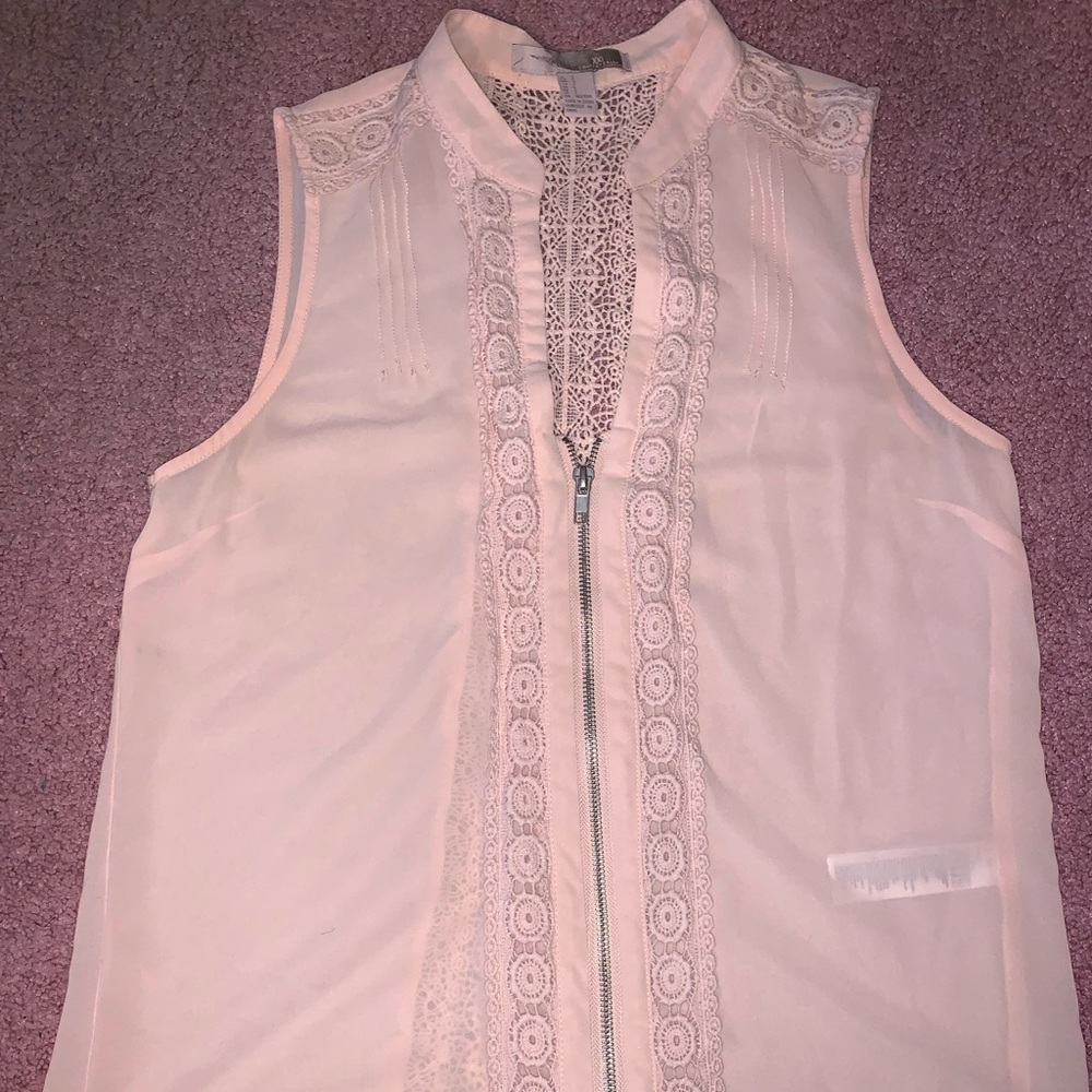 Rose tank with embroidery